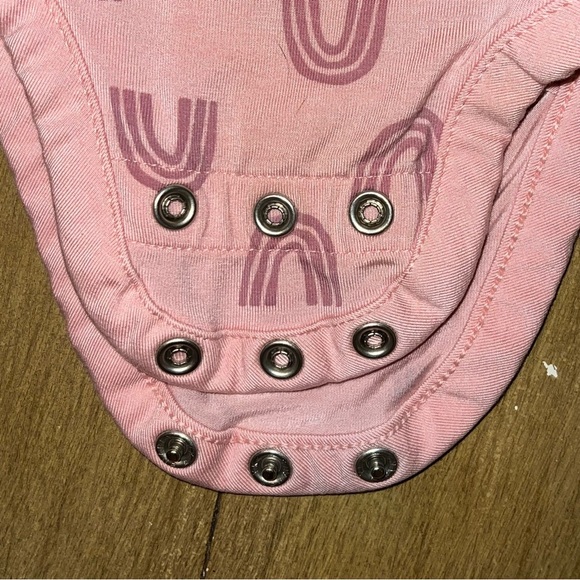 Hanna Andersson Layette Baby Top 6-12 Months in Pink Rainbow Print One Piece - Picture 7 of 7